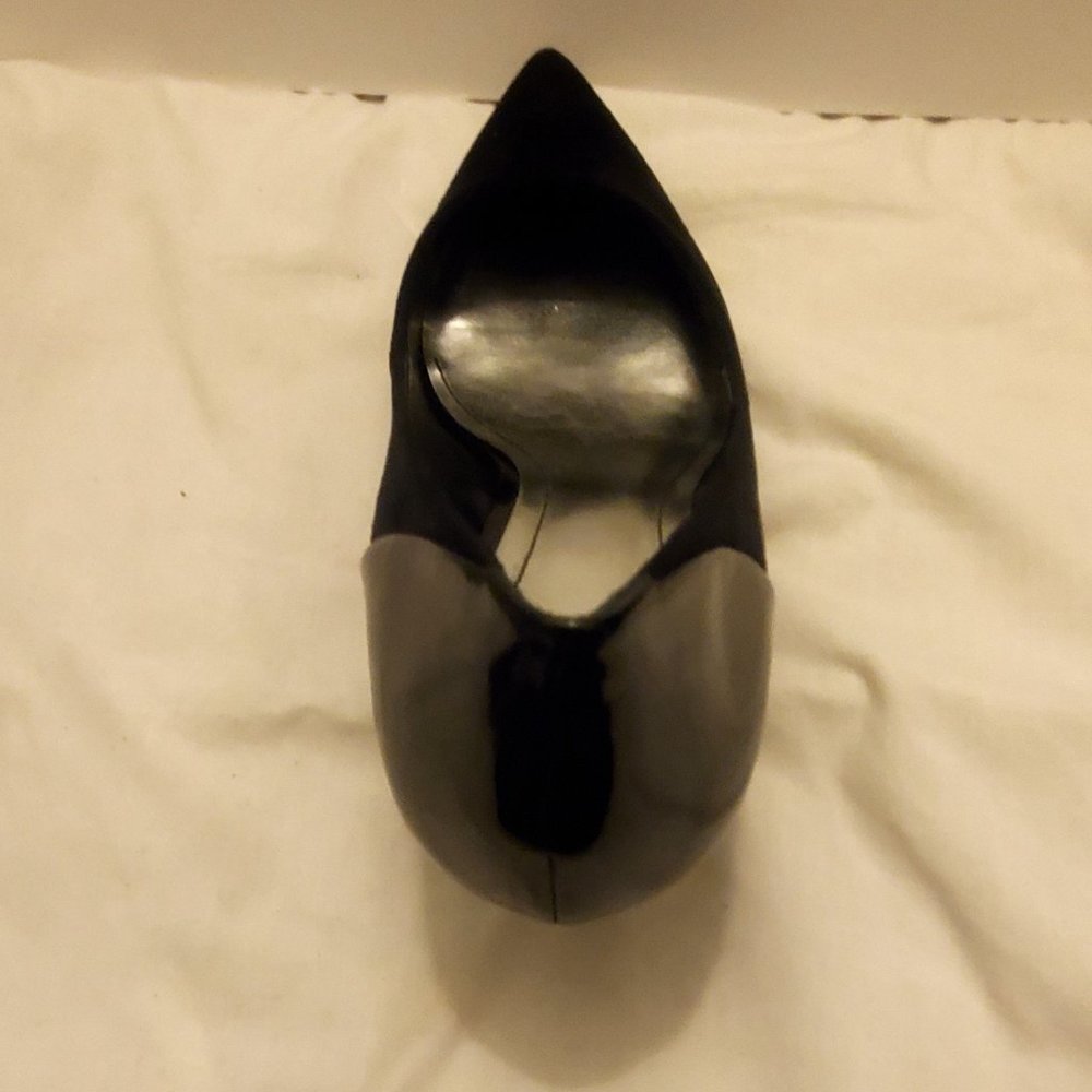 Knight Pumps - Picture 2 of 4